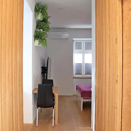 Cirus Aparthotel