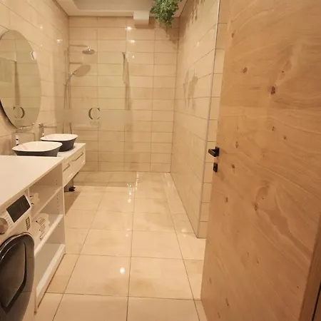 Cirus Aparthotel Kocevje
