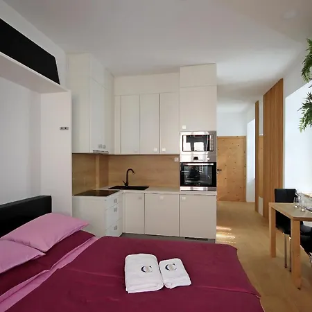 Aparthotel Cirus *