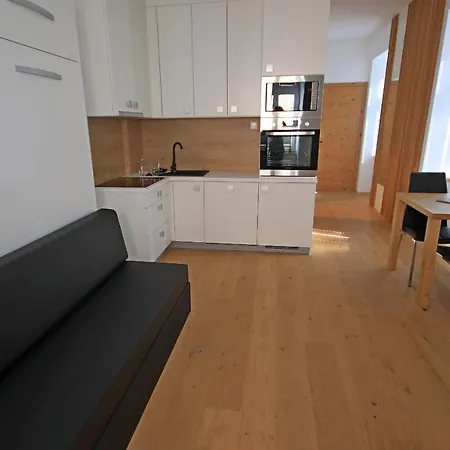 Cirus Aparthotel *