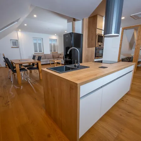 Cirus Hotel apartamentowy *