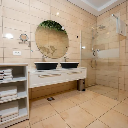 Cirus Aparthotel