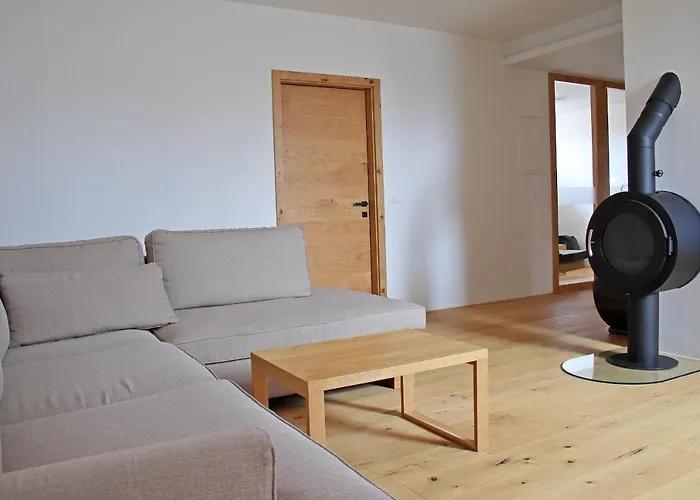 Cirus מלון דירות 4*